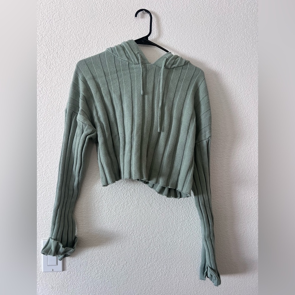 Crop hooded sweater